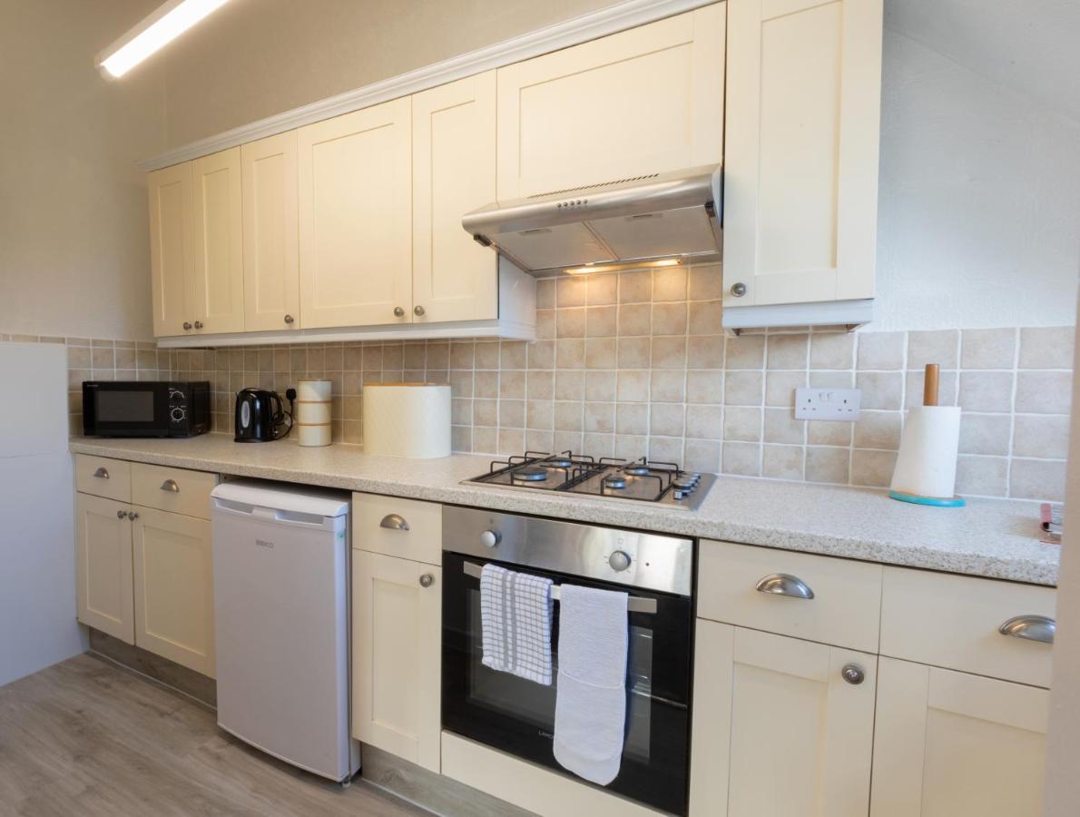 Stonyhurst Spacious Apartment, Great Location. 克利夫罗 外观 照片